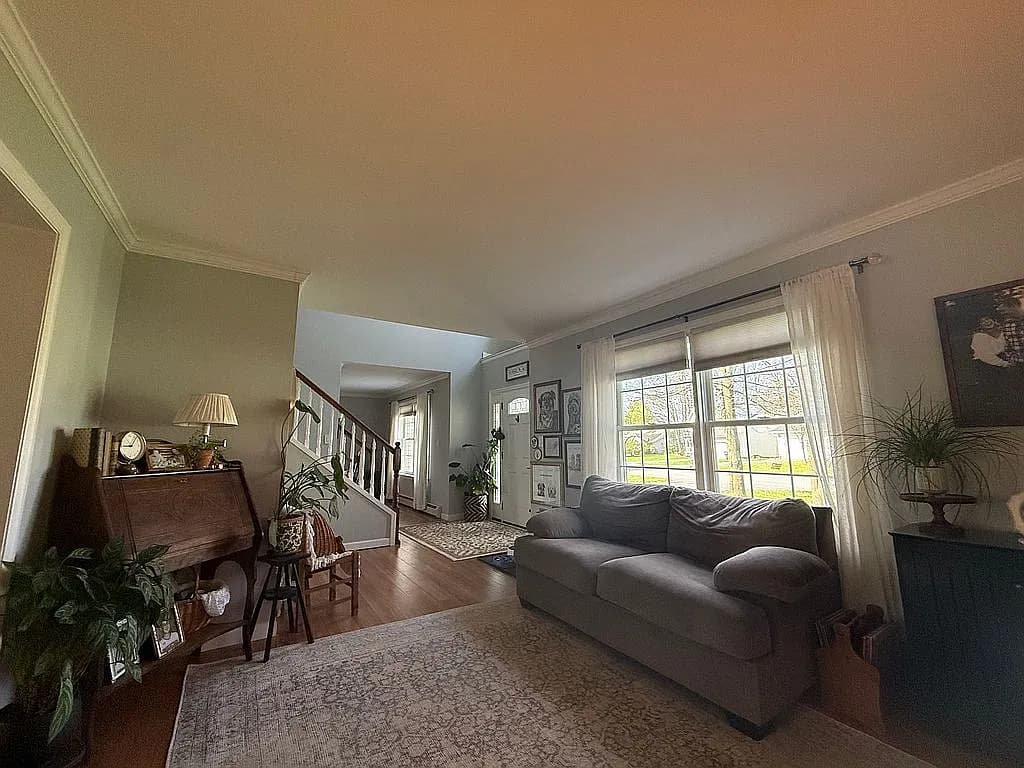 24 Independence Dr — exterior photo