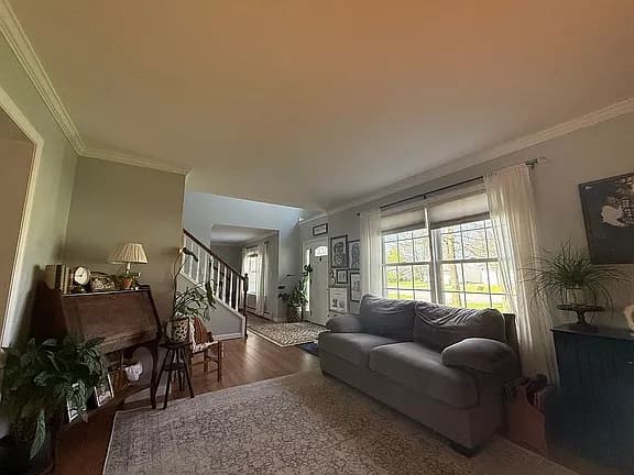 24 Independence Dr — exterior photo