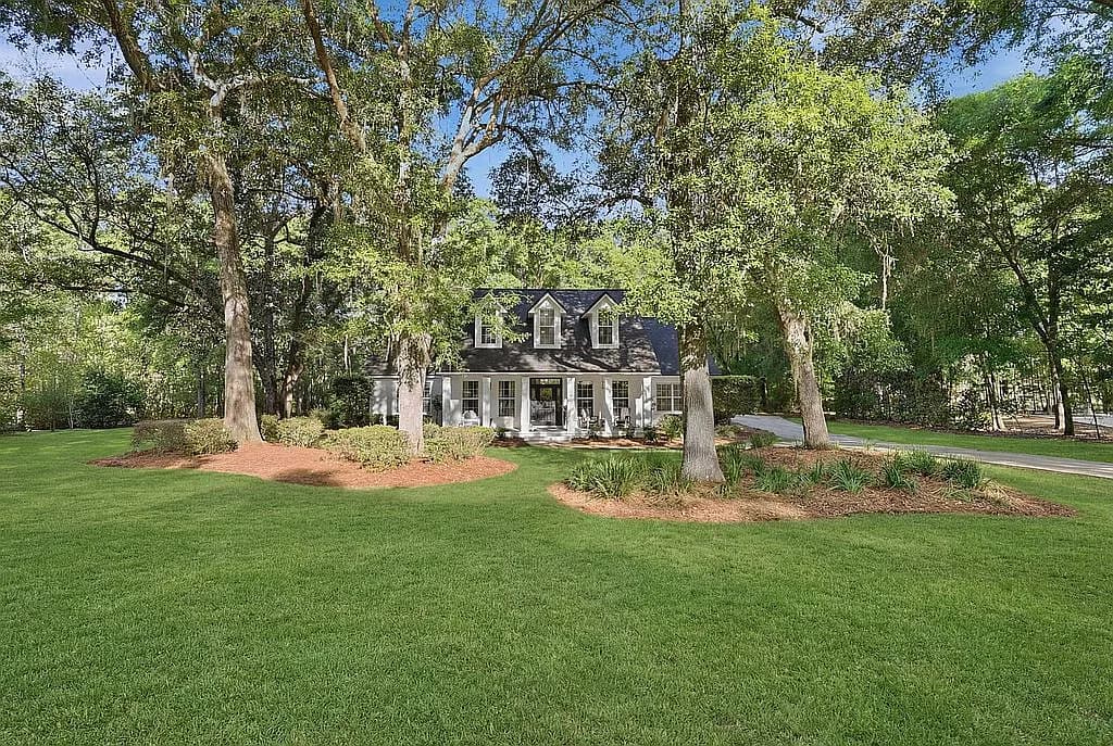 5990 Colonel Scott Dr — exterior photo