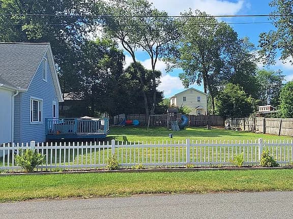 6 Dellacona Rd — exterior photo