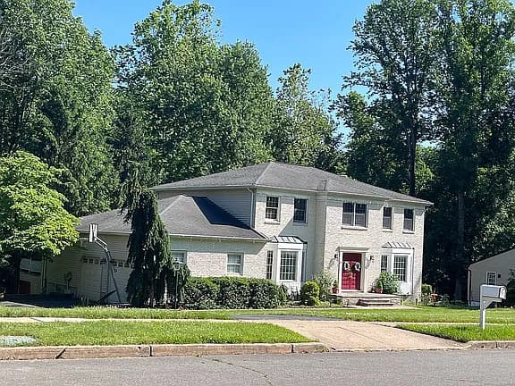 23 Willis Dr — exterior photo