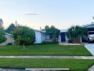 6841 Half Moon Dr — exterior photo