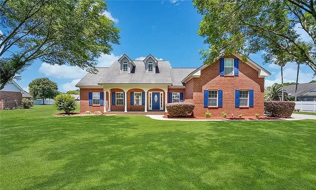 402 Wrigley Field Dr — exterior photo