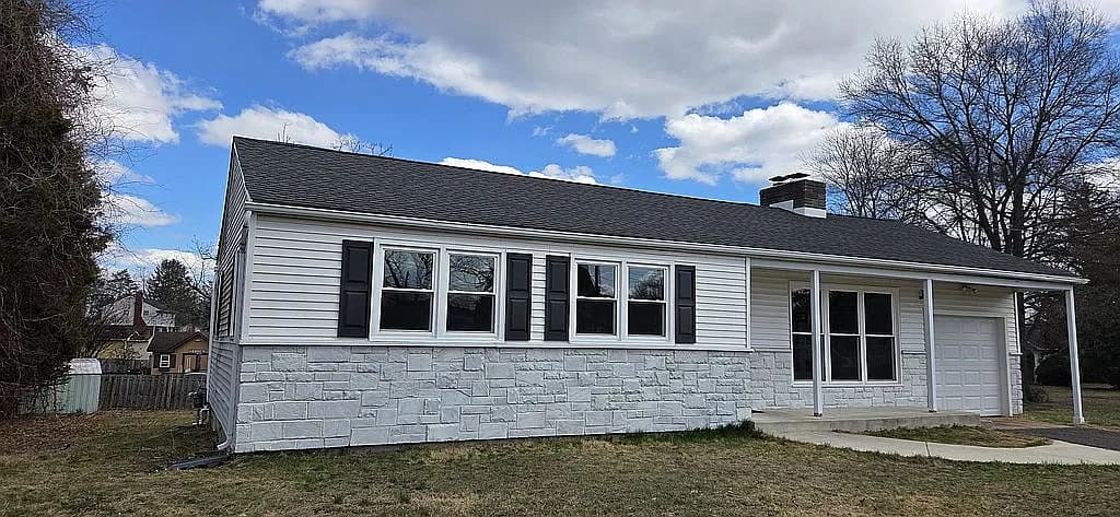 67 N Maple Ave — exterior photo