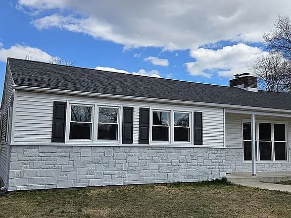 67 N Maple Ave — exterior photo