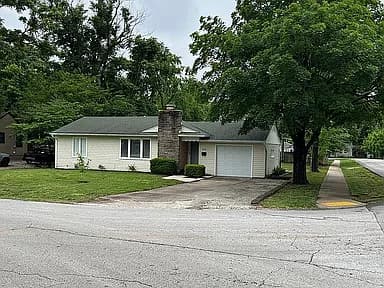 626 W Silsby St — exterior photo