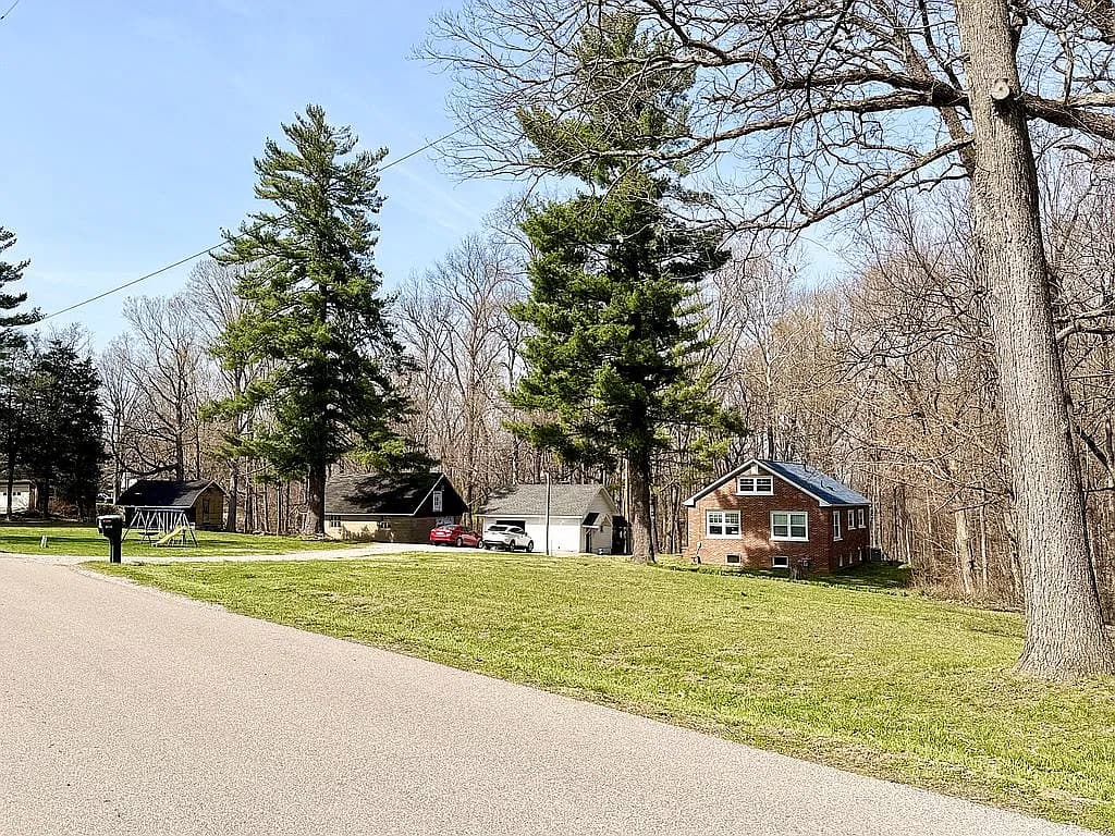 10510 Altheide Rd — exterior photo