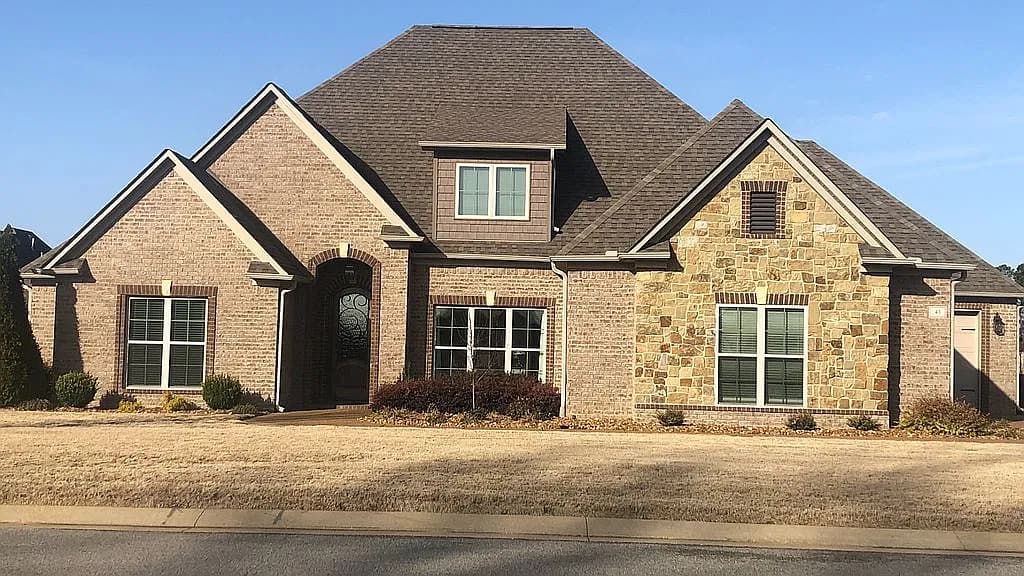 43 Rockwood Dr — exterior photo