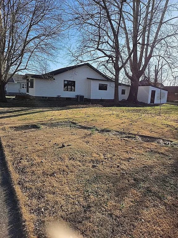 211 S Mulkey St — exterior photo