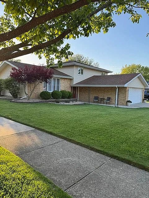 2530 James Dr — exterior photo