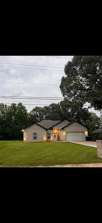 3206 Carrie Ln — exterior photo