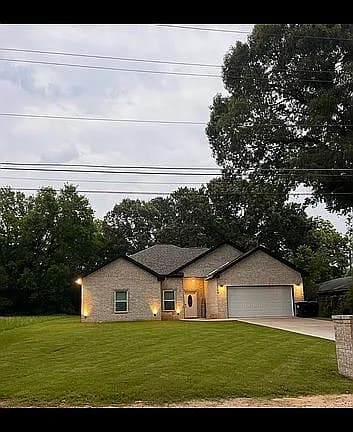 3206 Carrie Ln — exterior photo