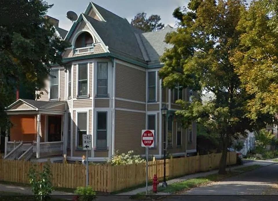 108 Richmond Ave — exterior photo