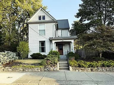 428 Bates St — exterior photo