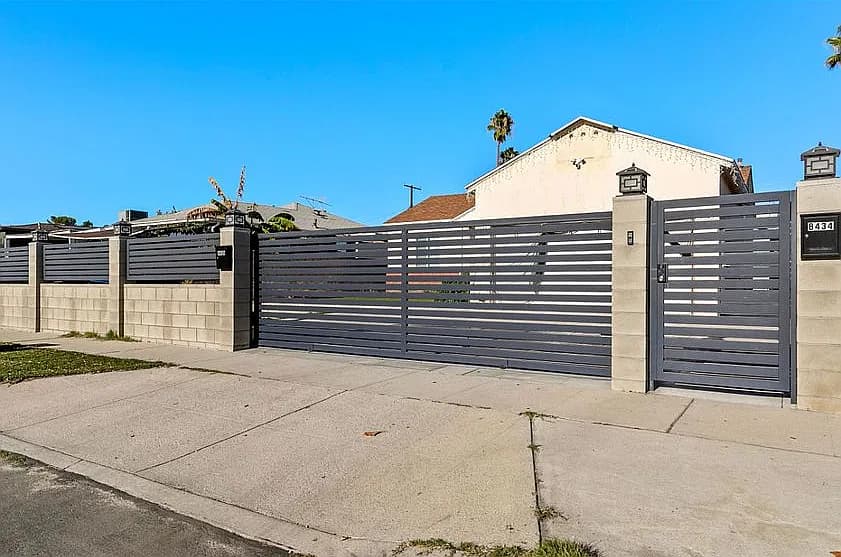 8436 Amboy Ave — exterior photo