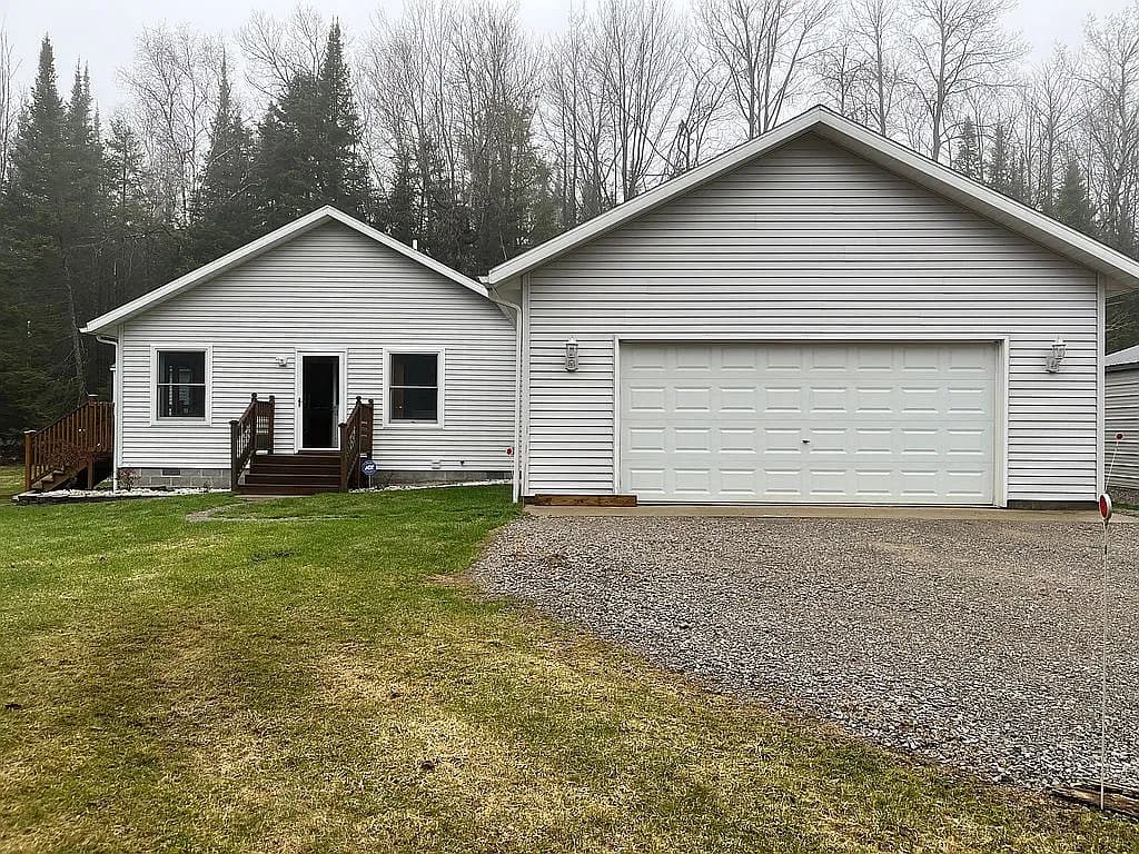 1761 E Lake Cir — exterior photo