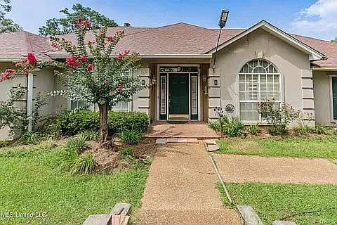 100 Green Oak Cv — exterior photo