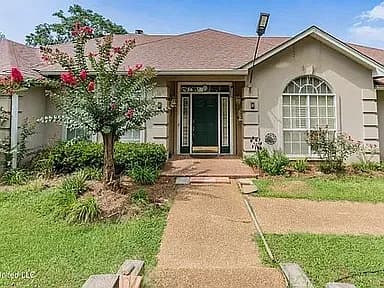 100 Green Oak Cv — exterior photo