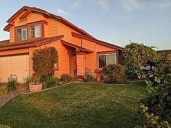 369 Catalina Way — exterior photo