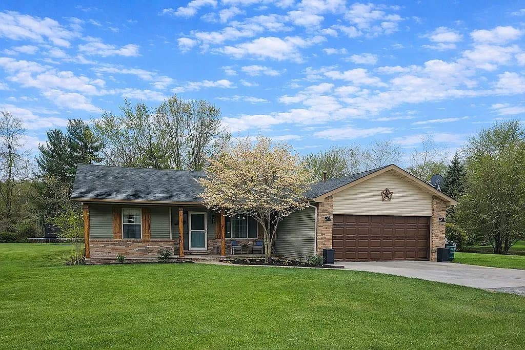 5765 Roberts Rd — exterior photo