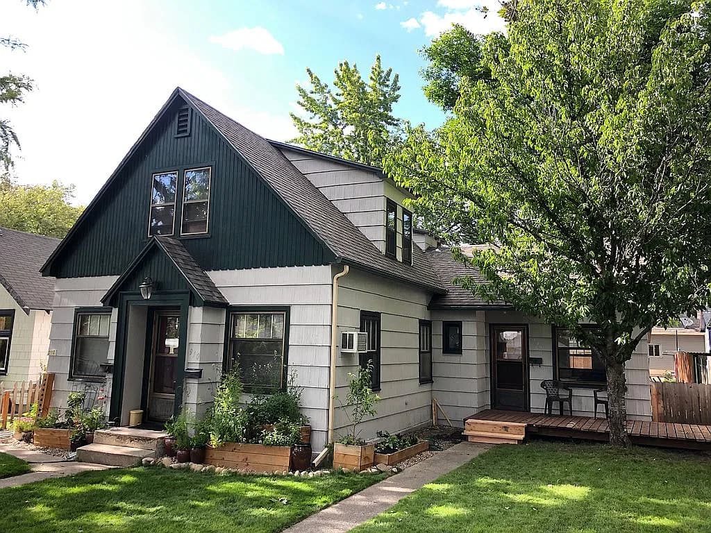 910 W Ofarrell St — exterior photo