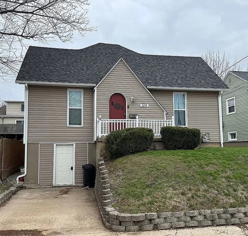 518 Flora Ave — exterior photo