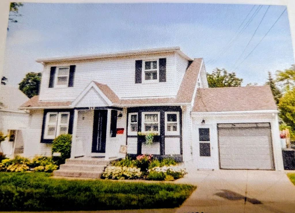 360 Kerr St — exterior photo