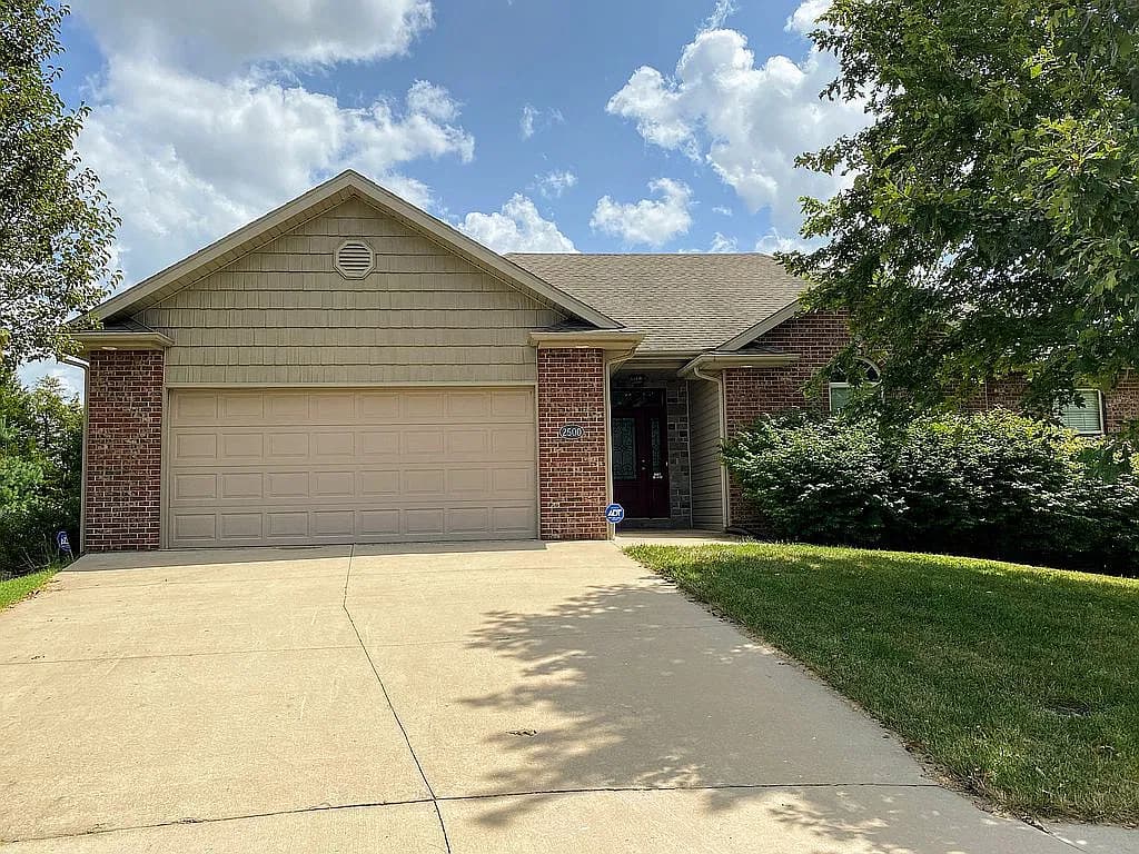 2500 Feldspar Ct — exterior photo