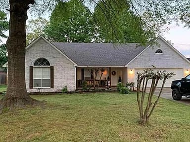 404 Galina St — exterior photo