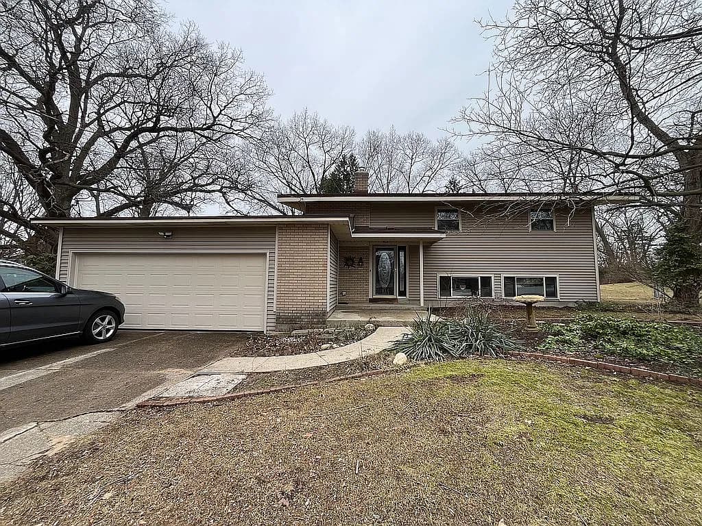 5090 Natchez Ct NE — exterior photo