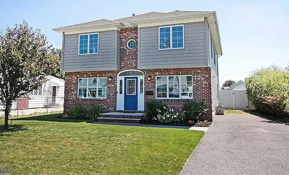 1 Lincoln Pl — exterior photo