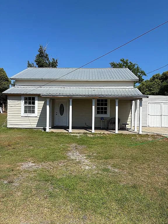 1604 Calhoun Ave — exterior photo