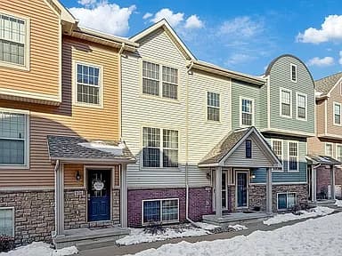 3600 SE Glenstone Dr Unit 605 — exterior photo