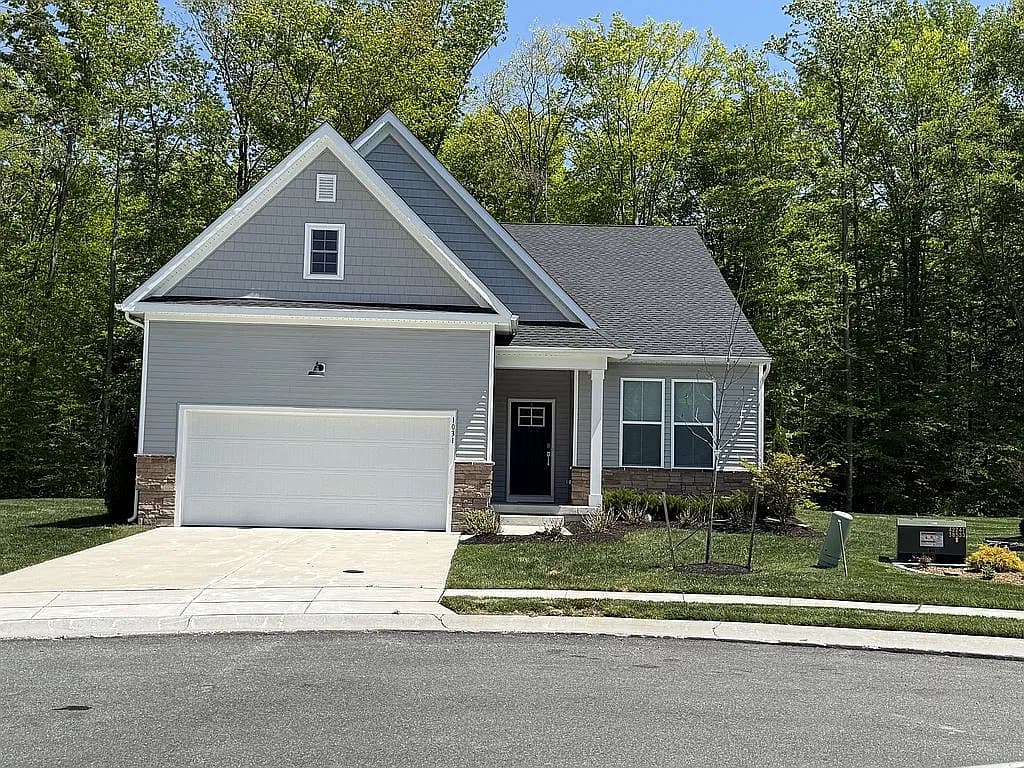 1031 Shannon Falls Dr — exterior photo