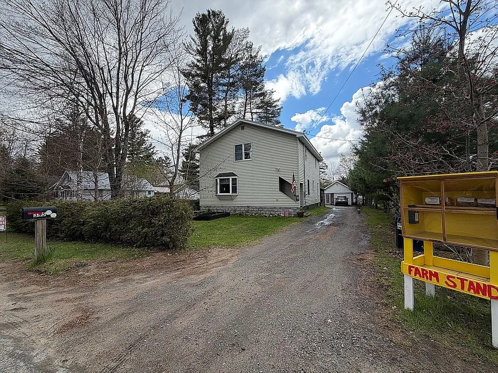 335 Hosley Ave — exterior photo
