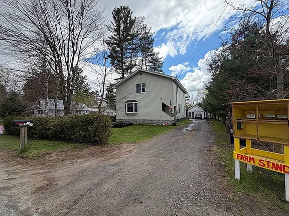 335 Hosley Ave — exterior photo