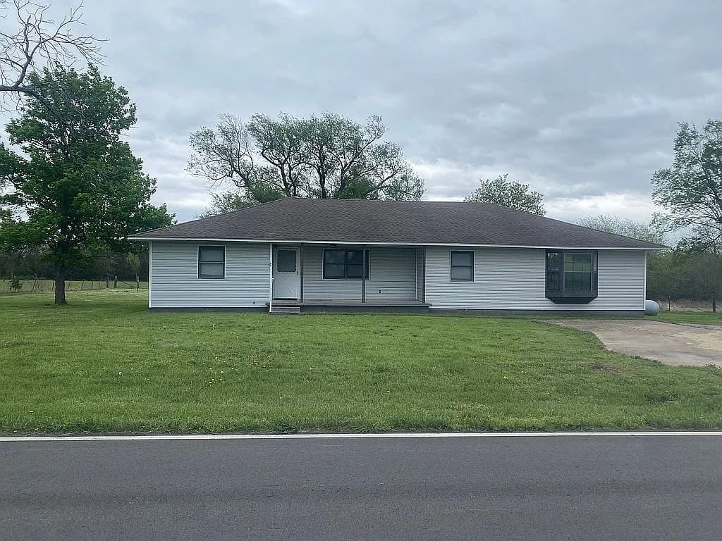 3800 Highway O — exterior photo