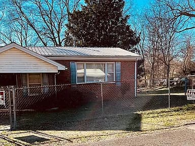 617 Hilltop Ave — exterior photo