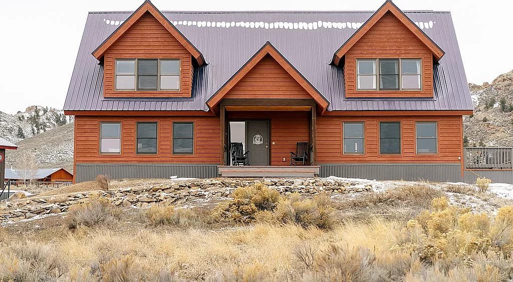 377 Crocus Rd — exterior photo