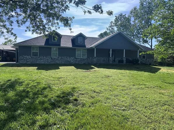 542 Sommer Ln — exterior photo