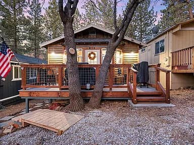 813 Maple Ln — exterior photo