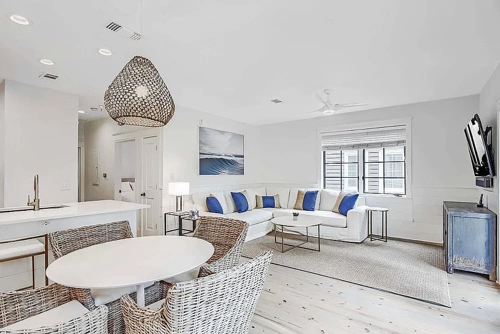 27 Saint Augustine St #6202 — exterior photo