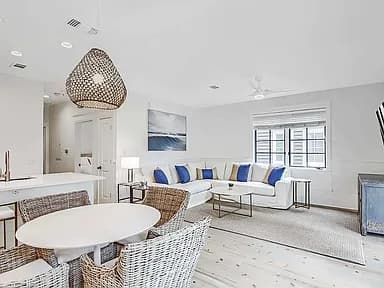 27 Saint Augustine St #6202 — exterior photo