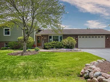 17817 Meadow Ln — exterior photo