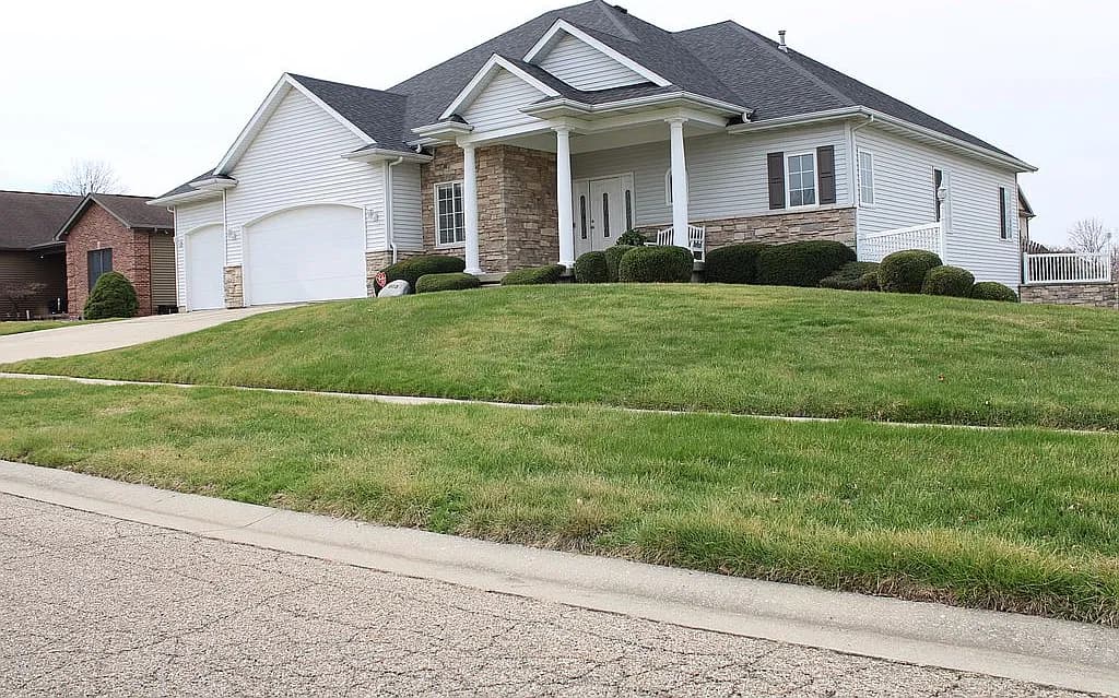 203 Heatherstone Dr — exterior photo