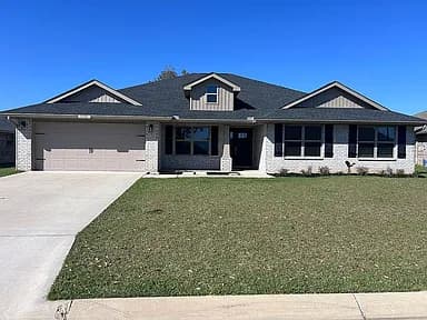5176 Emmaline Ln — exterior photo