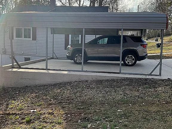 801 Woodlawn Ave SW — exterior photo