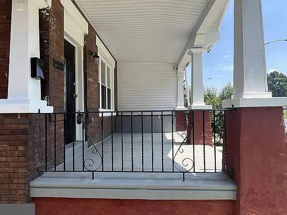 437 W Roosevelt Blvd — exterior photo