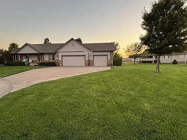 15 S Wheaton Ct — exterior photo
