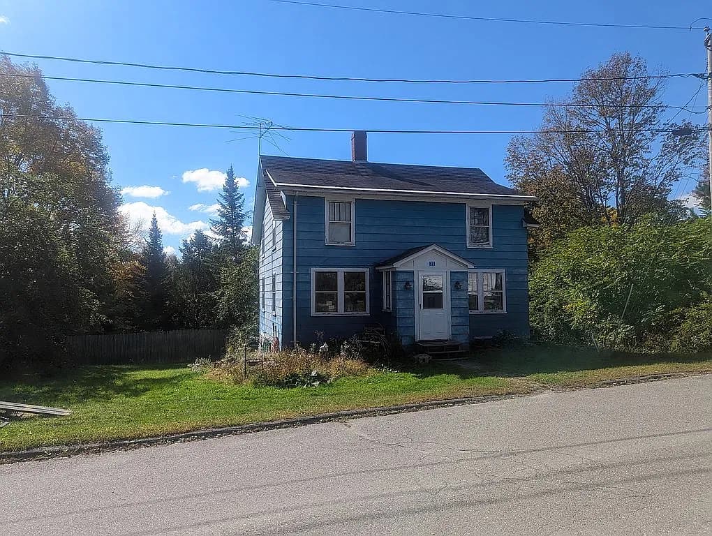 23 Oak St — exterior photo